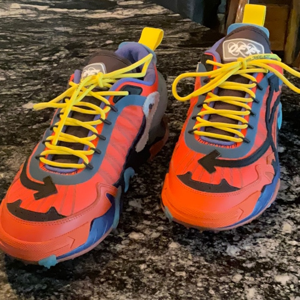 Off White Tennis Shoes like new in original box.  Collectable EUC sz 10/43